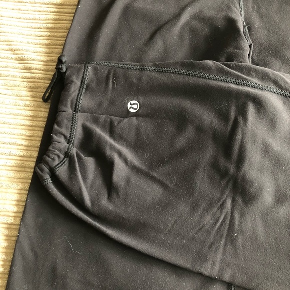 LULULEMON CROPPED YOGA PANTS - Picture 2 of 7